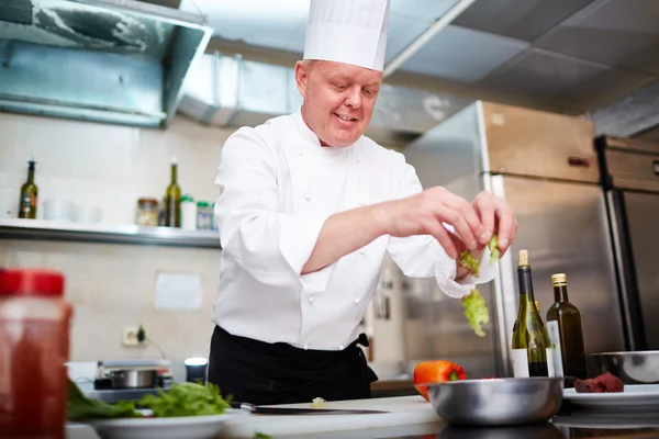 Chef iş başında — Stok fotoğraf