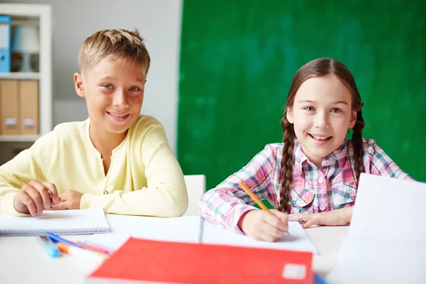 Friendly schoolchildren — Stock Photo, Image