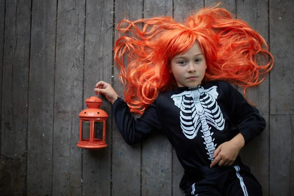 赤髪ハロウィーンの少女 — ストック写真