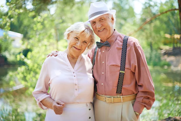 Lykkelige seniorer – stockfoto