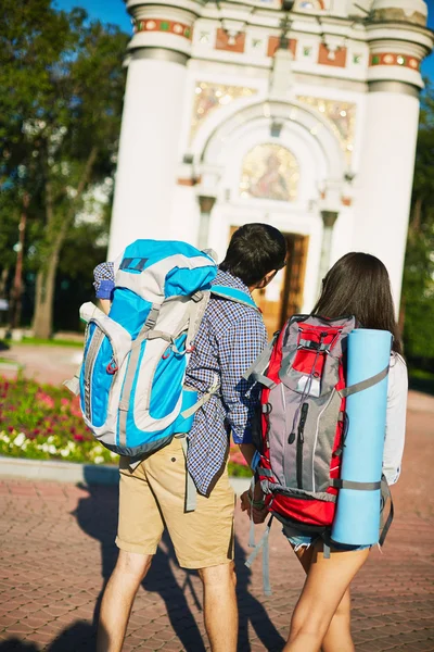 Viajeros con mochilas —  Fotos de Stock