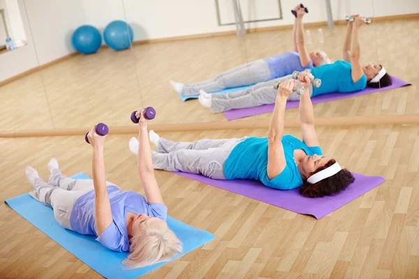 Donne mature in palestra — Foto Stock