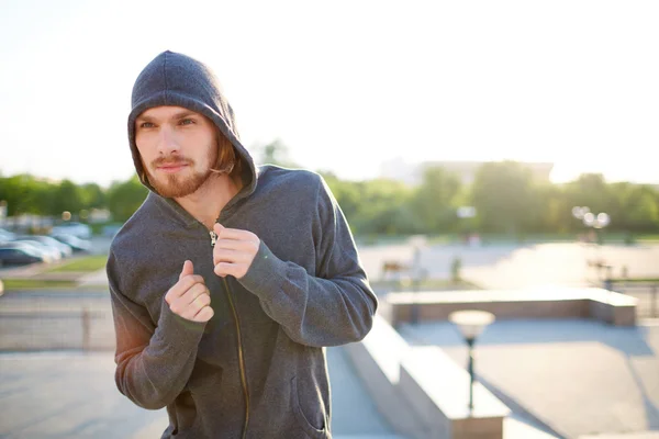 Junger Mann in Sportkleidung — Stockfoto