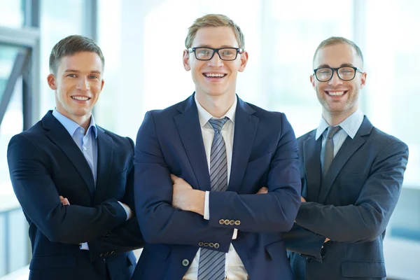 Trois travailleurs d'entreprise confiants — Photo