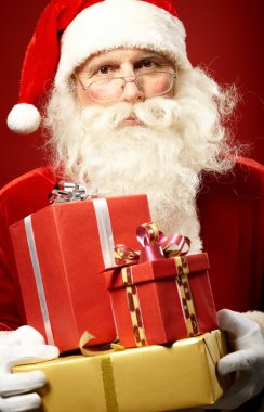 Anta Claus hediye kutuları ile