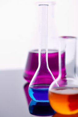 Sıvılar ile cam tüplerin