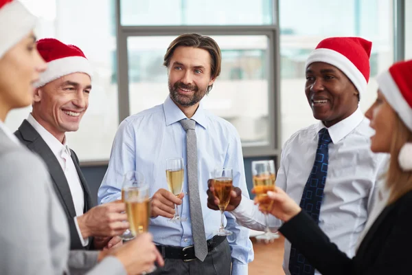 Onorevoli colleghi che celebrano il nuovo anno — Foto Stock