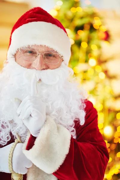 Santa Claus visar tystnad gest — Stockfoto