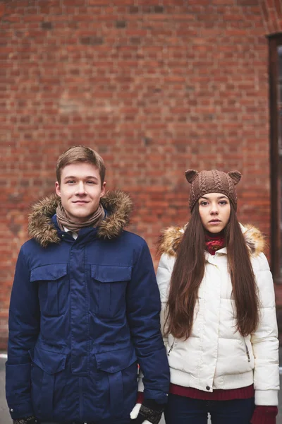 Young couple in winterwear — Stock Photo, Image