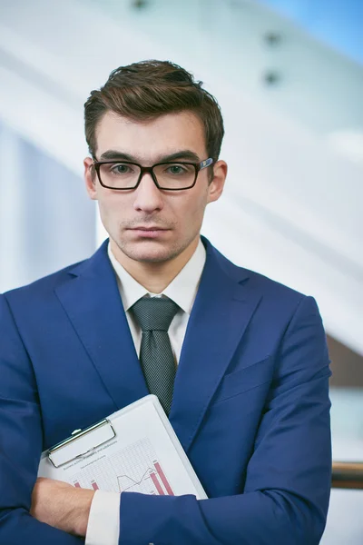 Eleganter Manager mit Brille — Stockfoto