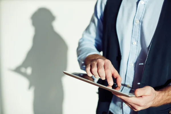 Businessman with touchpad — Stock Photo, Image