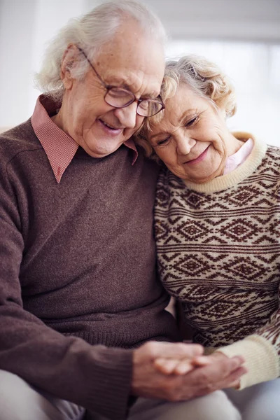 Homem e mulher mais velhos — Fotografia de Stock