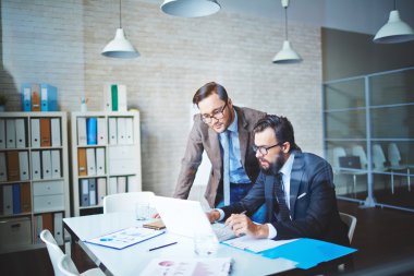 İş Projesi ile tartışılması