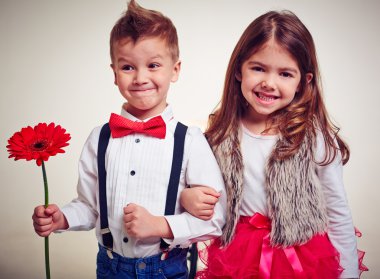 İyi giyimli küçük arkadaş