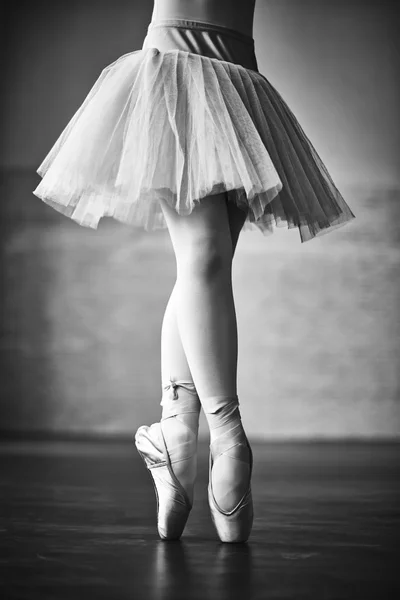 Legs of dancing ballerina — Stock Photo, Image