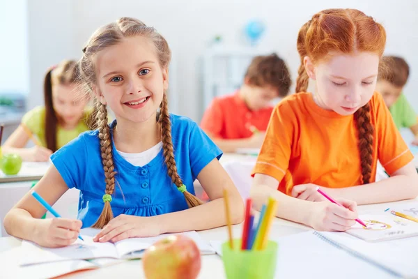 Pupils in Lesson of drawing — Stock Photo, Image