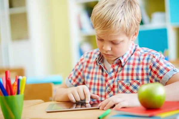 Eleven använder touchpad — Stockfoto