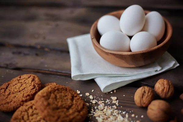 Beberapa telur dalam mangkuk — Stok Foto