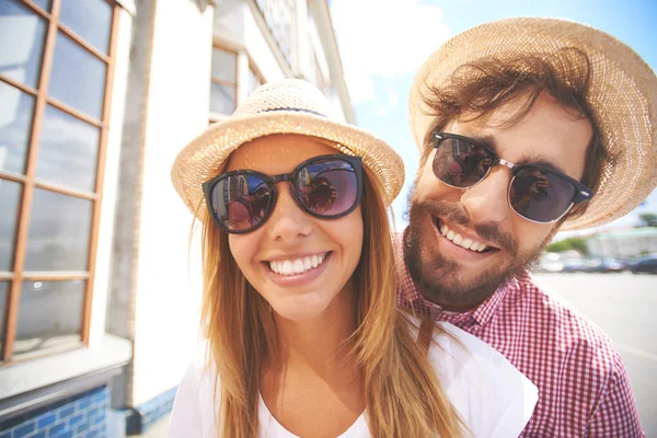 Mädchen und ihr Freund — Stockfoto