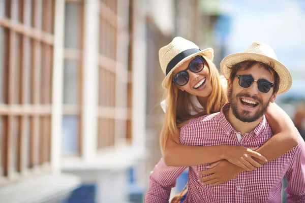 Chica y su novio — Foto de Stock