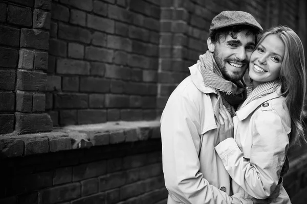 Girl and her boyfriend — Stock Photo, Image