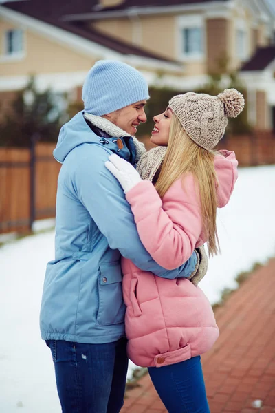 Young dates in winterwear — Stock Photo, Image