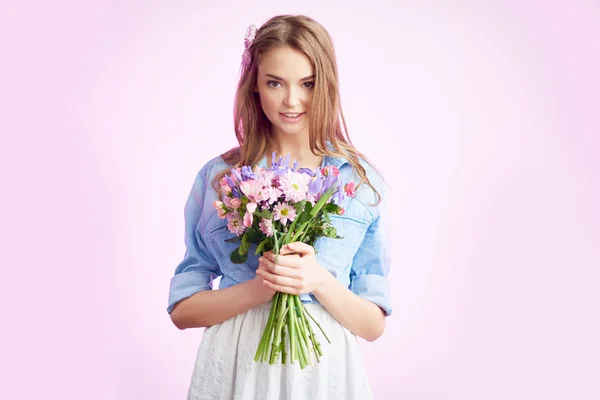 Romantik Bayan çiçekli — Stok fotoğraf