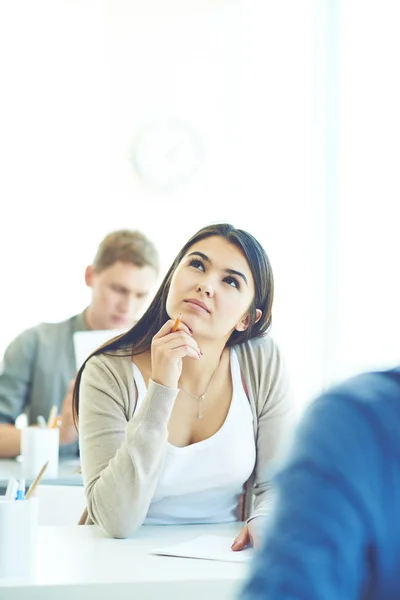 Mooie student denken — Stockfoto