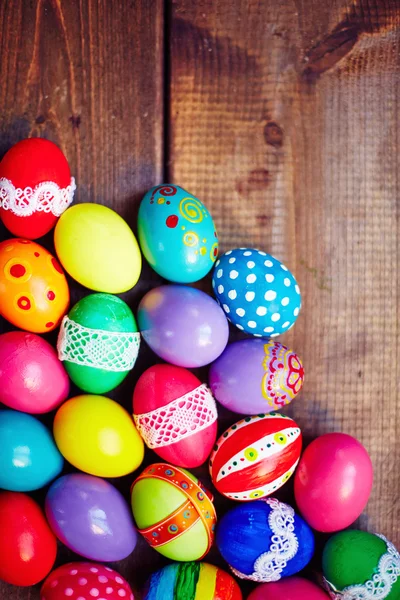Kreativní barevné velikonoční vajíčka — Stock fotografie