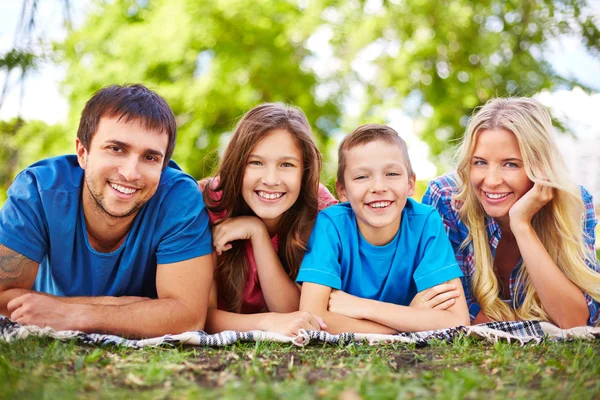 Happy family of four — Stock Photo, Image