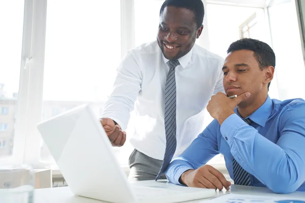 Businessmen colleagues at meeting — Stock Photo, Image