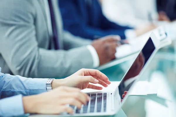 Female using laptop — Stock Photo, Image