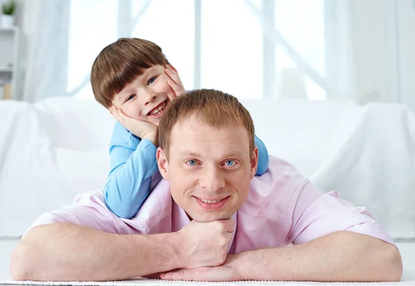 Porträtt av far och hans son — Stockfoto