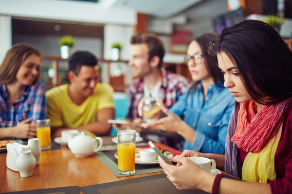 Schüler haben Pause — Stockfoto