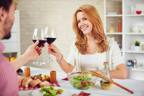 Couple with red wine — Stock Photo, Image