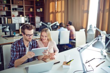 touchpad ile başarılı iş arkadaşları