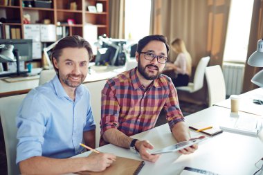 İşyerinde erkek arkadaşları