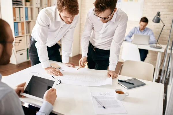 Mimarlar Blueprint tartışıyor