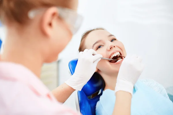 Woman having mouth checkup — Stock Photo, Image