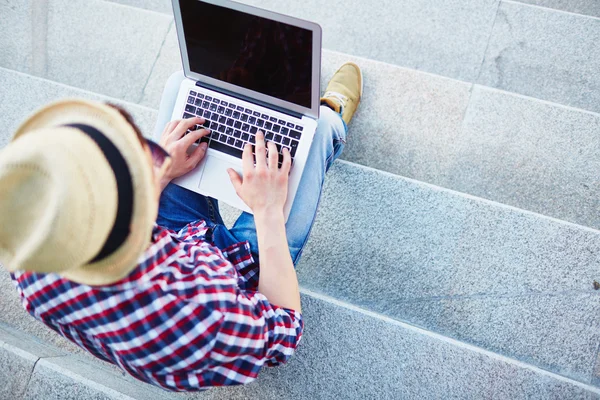 Modern guy typing on laptop — Stock Photo, Image