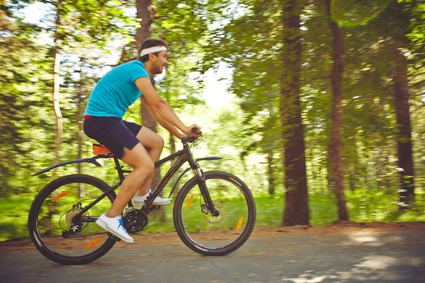 Sportif vélo d'équitation — Photo