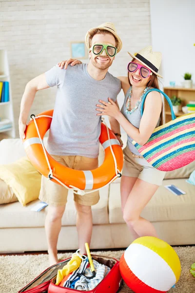 Girl and her boyfriend in goggles and hats — Stock Photo, Image