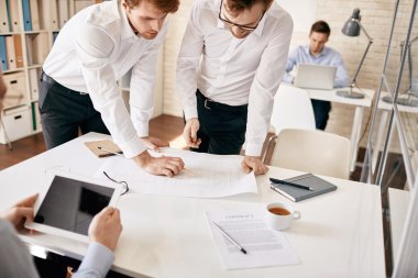 Mimarlar Blueprint tartışıyor