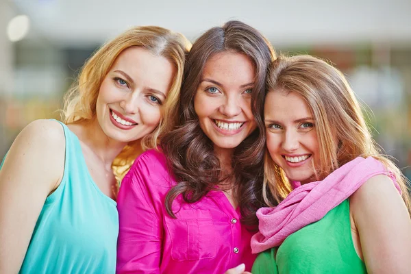 Cute girls with toothy smiles — Stock Photo, Image