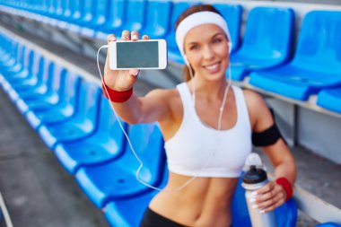 kadın selfie Stadyumu'nda yapma smartphone ile