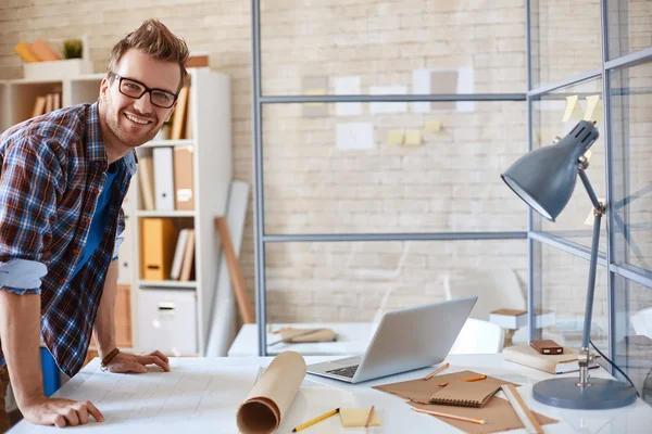 Happy young employee — Stock Photo, Image