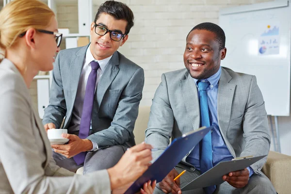 Gente de negocios teniendo reunión — Foto de Stock