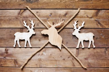 Üç reindeers ve iki halatlar