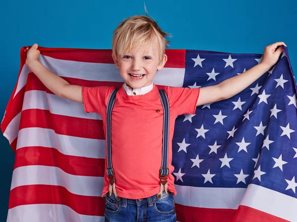 Kid with American flag — Stock Photo, Image