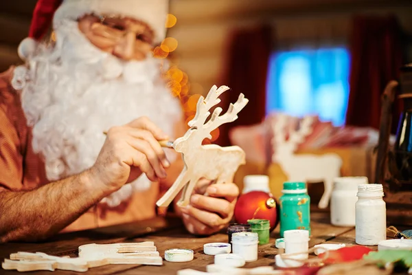 Babbo Natale pittura cervo di legno — Foto Stock